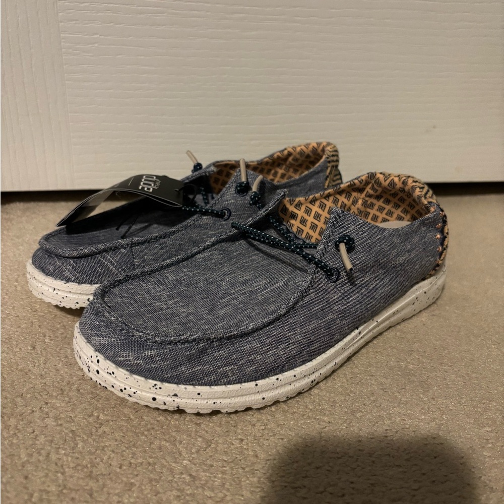 BNWT Women’s Hey Dude Wendy Chambray Woven Lapis Blue